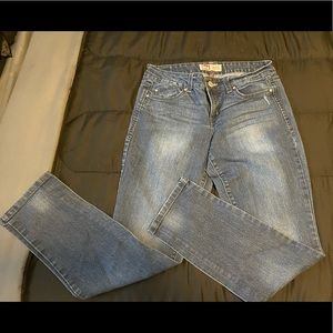 L. E. I. Ashley Lowrise Skinny Jeans - NWOT